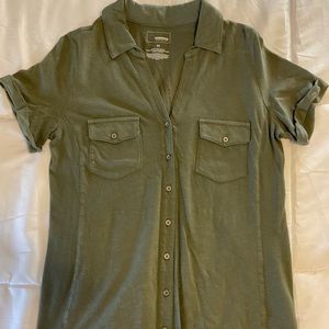 Casual dressy shirt 🧍🏻‍♀️